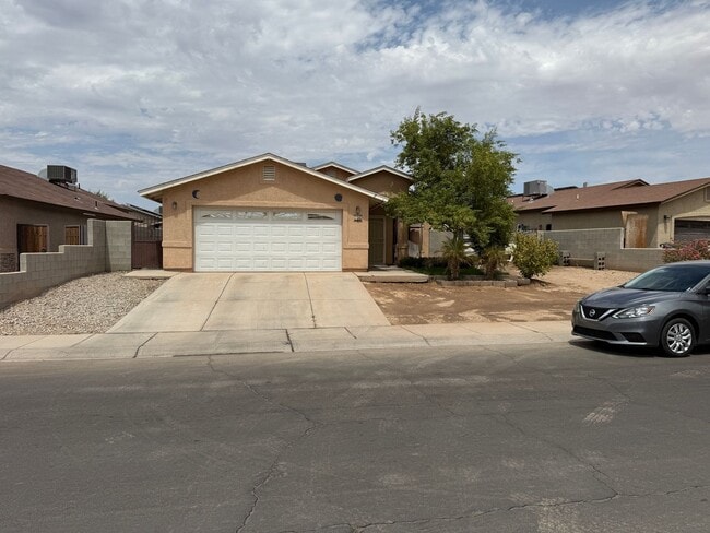 property at 736 Las Brisas Blvd