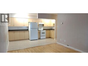 6709 Sussex Ave in Burnaby, BC - Building Photo - Building Photo