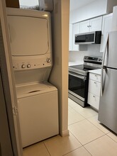 625 S Royal Crest Cir, Unit 16 in Las Vegas, NV - Building Photo - Building Photo