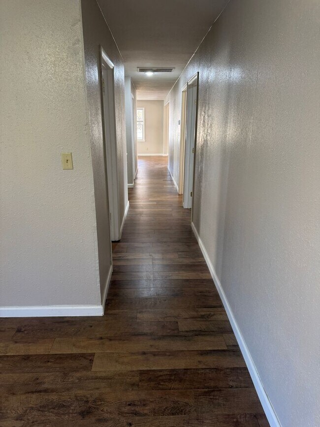 211 S Choctaw in Dewey, OK - Building Photo - Building Photo