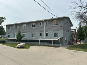 BaStone Apartments in Des Moines, IA - Building Photo - Building Photo