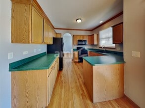 2886 Arbor Ln in Aurora, IL - Building Photo - Building Photo