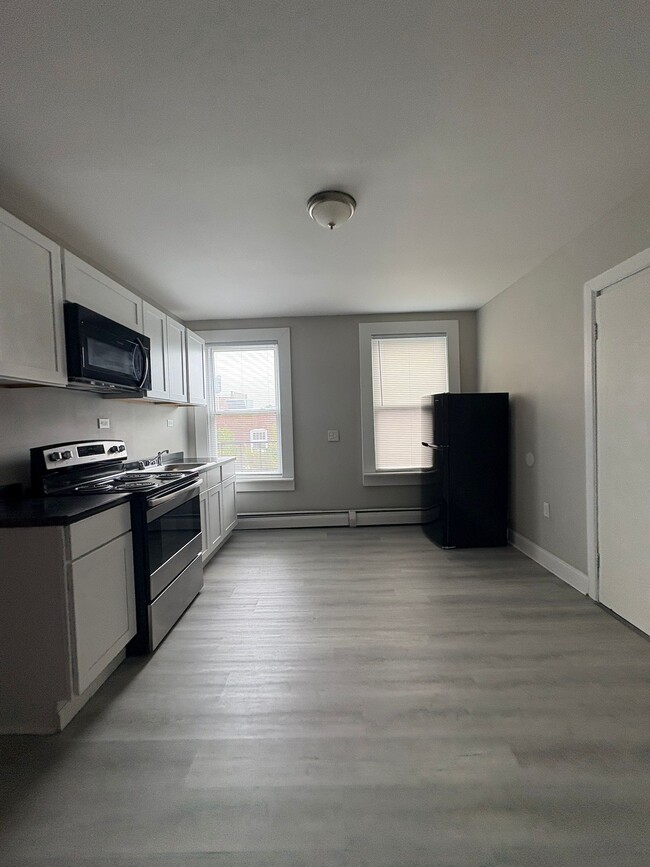 26 Lyon St, Unit 3 in New Haven, CT - Building Photo - Building Photo