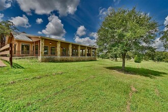 2316 Hwy 159 E in Bellville, TX - Building Photo - Building Photo