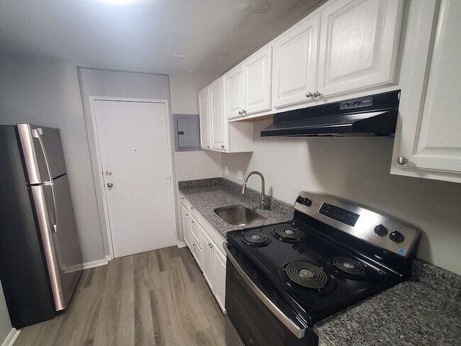 760 Cummins Hwy, Unit 18 in Boston, MA - Foto de edificio - Building Photo