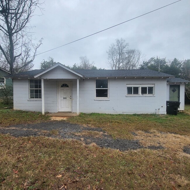 111 Circle Dr in East Dublin, GA - Building Photo - Building Photo