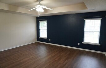 7009 Lynnfield Dr SE in Owens Cross Roads, AL - Foto de edificio - Building Photo