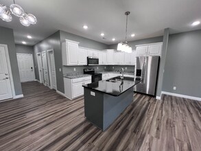 104 Twin Oaks Dr in Bardstown, KY - Building Photo - Building Photo