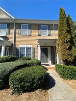 585 McWilliams Rd SE in Atlanta, GA - Building Photo