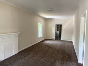 1129 N Martin Luther King Jr Blvd in Lansing, MI - Building Photo - Building Photo