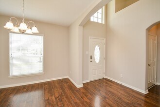 6003 Hickory Hollow Dr in Pearland, TX - Building Photo - Building Photo