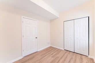 5025 W Huron St in Chicago, IL - Building Photo - Building Photo