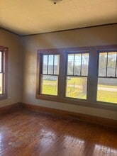 117 Barry St in Sunset, LA - Building Photo - Building Photo