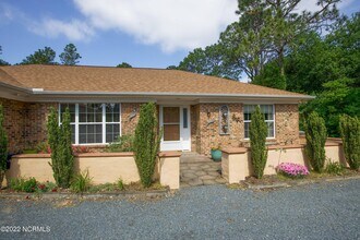 127 Pine Lake Dr in Whispering Pines, NC - Building Photo - Building Photo