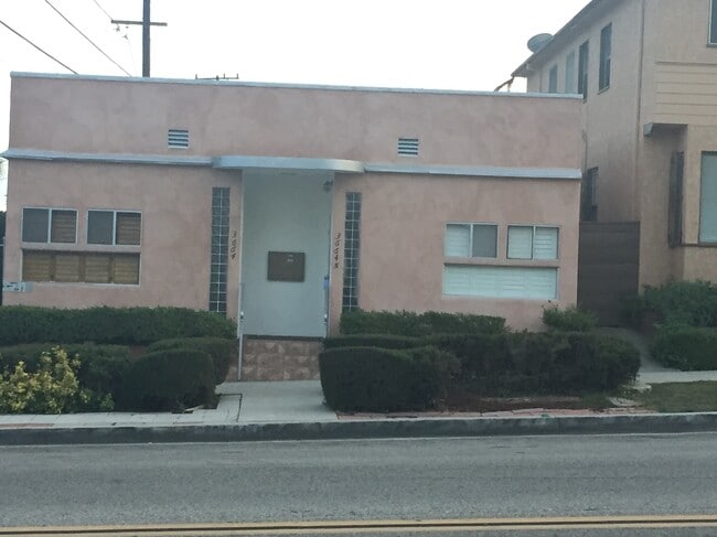 3664 W 54th St, Unit 3664