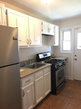 1216 N Augusta Ave in Baltimore, MD - Foto de edificio - Building Photo