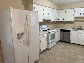 717 Grove Ave in Raleigh, NC - Building Photo - Building Photo