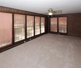 4754 Winthrop Dr in College Park, GA - Building Photo - Building Photo