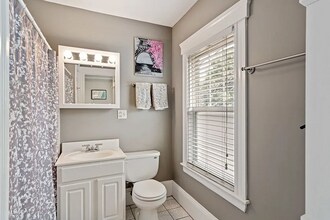 177 W 6th St, Unit 1 in Boston, MA - Building Photo - Building Photo