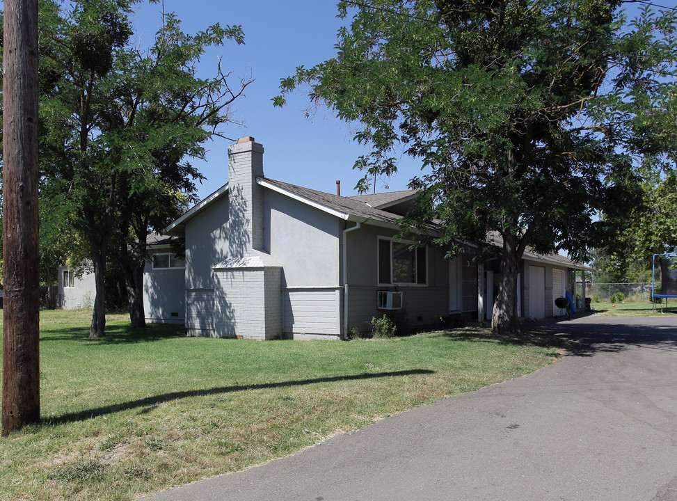 550-570 Pecan St in West Sacramento, CA - Building Photo