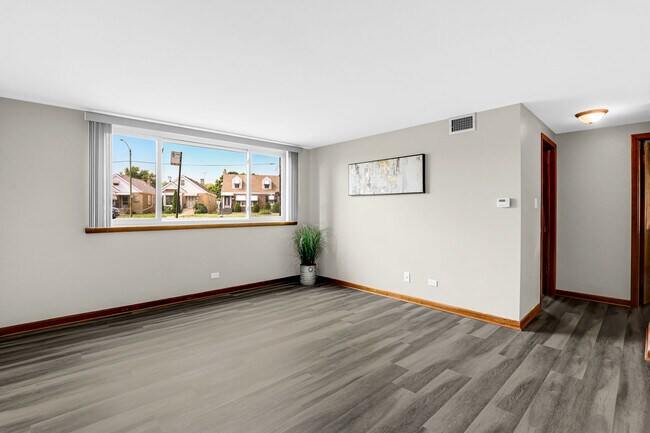 7105 W Foster Pl in Chicago, IL - Building Photo - Building Photo