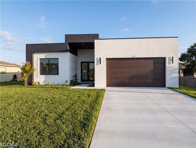 477 Rayford St in Lehigh Acres, FL - Building Photo - Building Photo