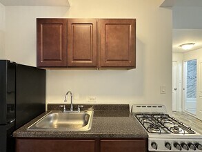 5710 N Winthrop Ave in Chicago, IL - Building Photo - Building Photo