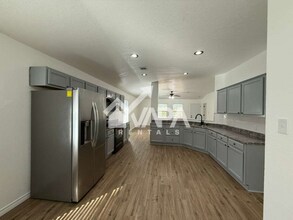 9159 Everton in San Antonio, TX - Building Photo - Building Photo