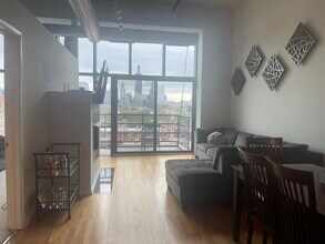 1645 W Ogden Ave in Chicago, IL - Building Photo - Building Photo