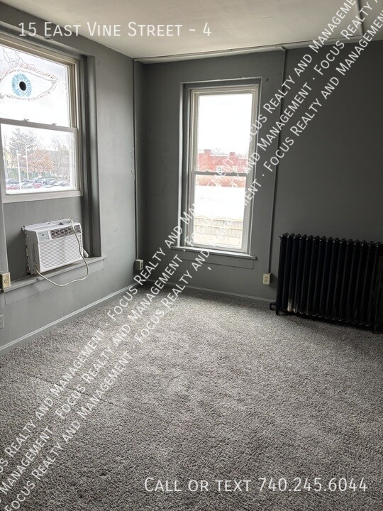 15 E Vine St in Mount Vernon, OH - Building Photo
