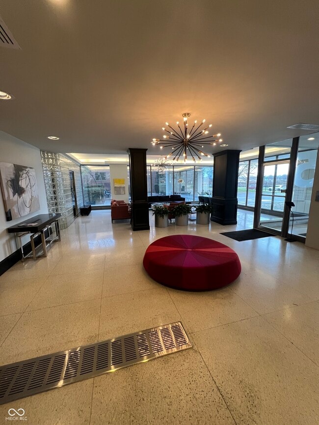 3965 N Meridian St in Indianapolis, IN - Foto de edificio - Building Photo