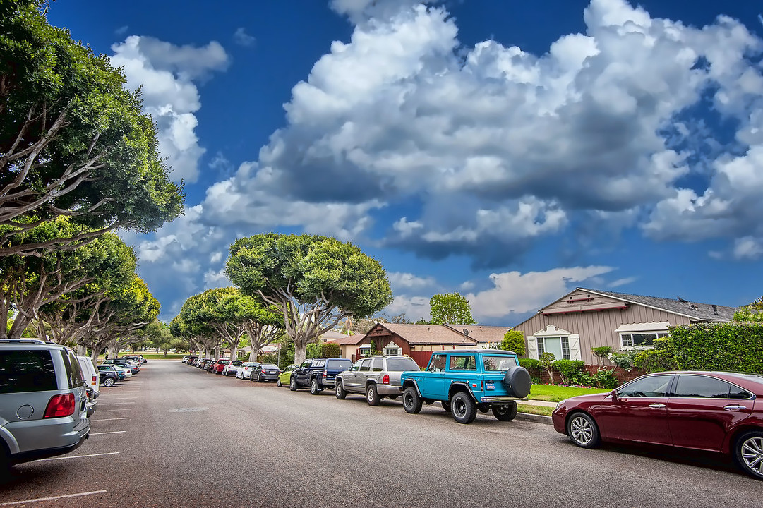 2434 Oak St in Santa Monica, CA - Building Photo