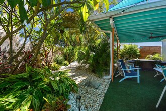 11250 2nd St E in Treasure Island, FL - Foto de edificio - Building Photo