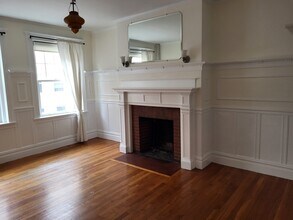 11 Wellman St, Unit 1 in Brookline, MA - Building Photo - Building Photo
