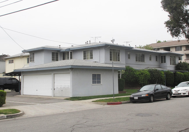 4451 Sancola Ave in Toluca Lake, CA - Building Photo - Building Photo