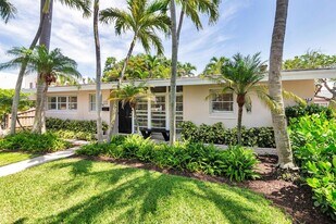 140 Greenwood Dr in West Palm Beach, FL - Building Photo
