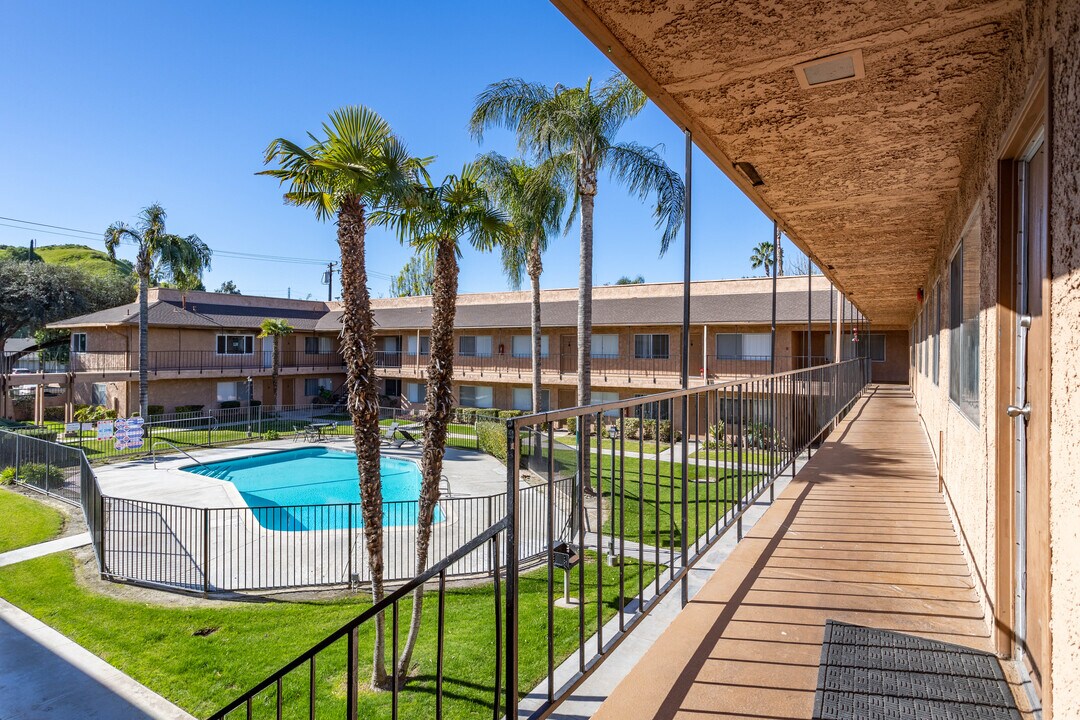 Terrace Oaks in Colton, CA - Building Photo