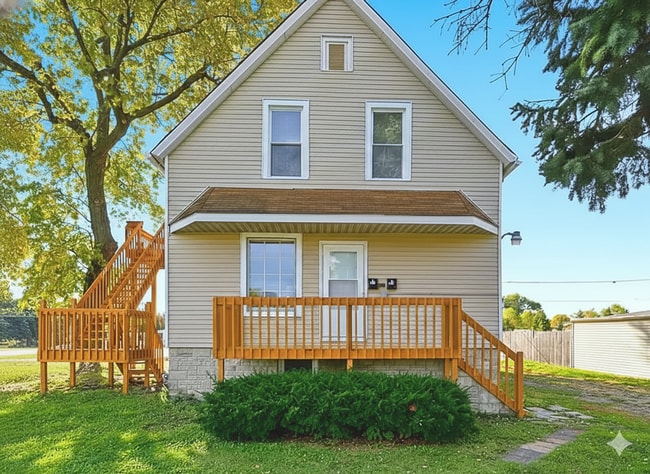 property at 7635 W Foster Ave