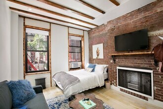 241 E 24th St in New York, NY - Building Photo - Building Photo