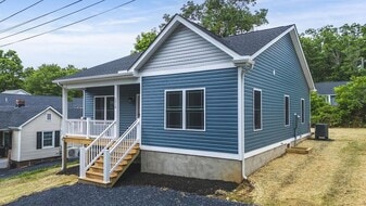 1025 Frye St in Waynesboro, VA - Building Photo