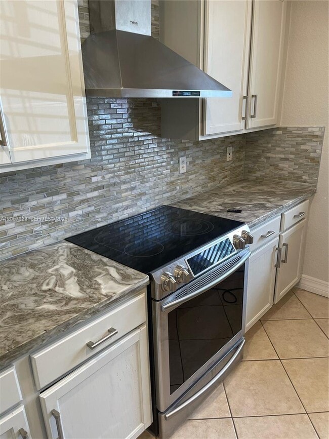 property at 2847 S Evergreen Cir