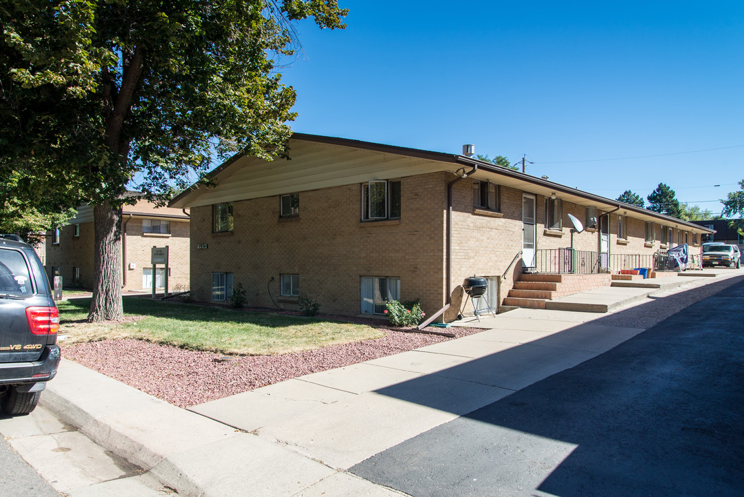 5934 S Datura St in Littleton, CO - Building Photo