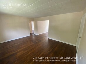 221 N 4th St in Hoopeston, IL - Foto de edificio - Building Photo