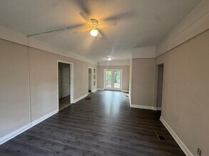 1807 Jackson Bluff Rd in Tallahassee, FL - Building Photo - Building Photo