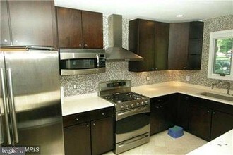 8725 Susanna Ln in Chevy Chase, MD - Building Photo - Building Photo