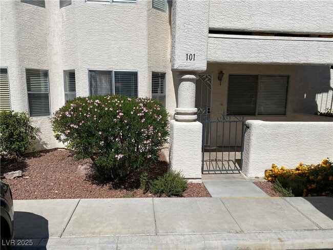 7948 Decker Canyon Dr in Las Vegas, NV - Building Photo - Building Photo