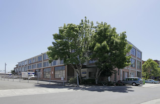 Besler Building in Emeryville, CA - Foto de edificio - Building Photo