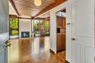 819 La Jennifer Way in Palo Alto, CA - Building Photo - Building Photo