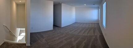 635 Whoopers Lp in Uhland, TX - Foto de edificio - Building Photo