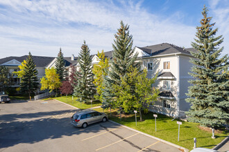 11 Chaparral Ridge Dr SE in Calgary, AB - Building Photo - Building Photo